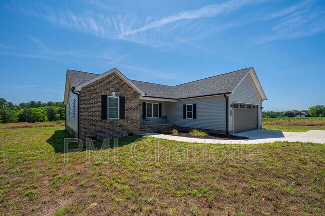 Building Photo - 2128 Chatfield Rd
