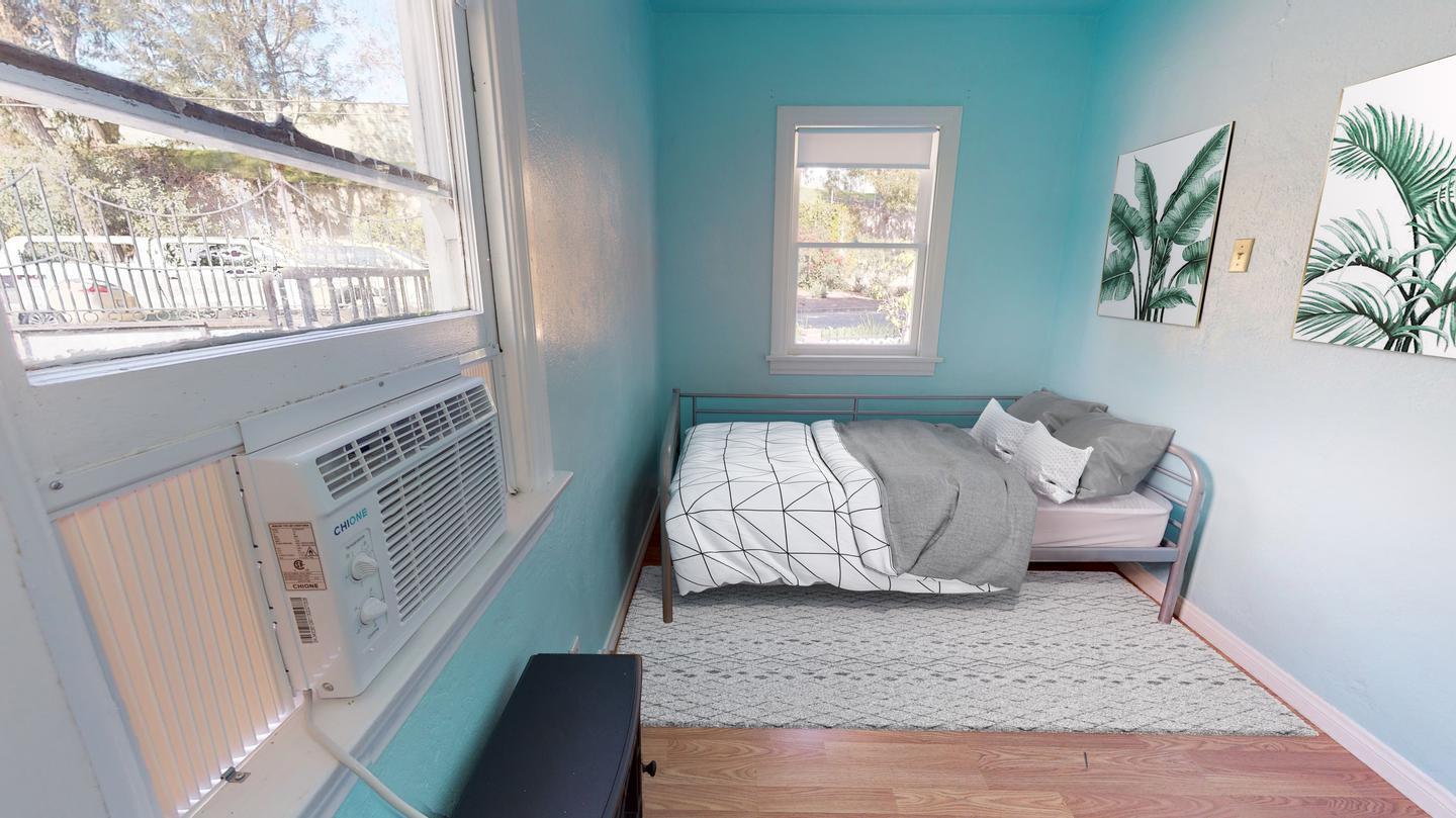 Building Photo - Charming Long Beach home near Scherer Park