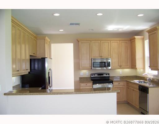 Building Photo - 2007 Grey Falcon Cir SW