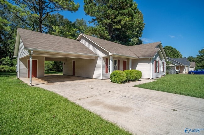 Building Photo - 107 Ann Bradley Dr