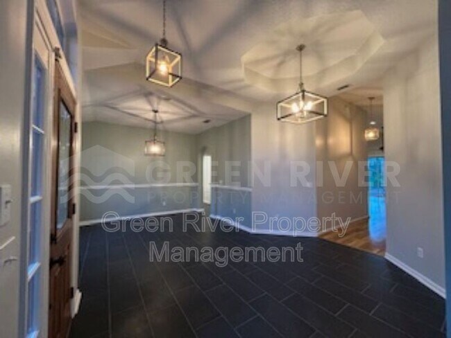 Building Photo - 1559 Lakeway Dr