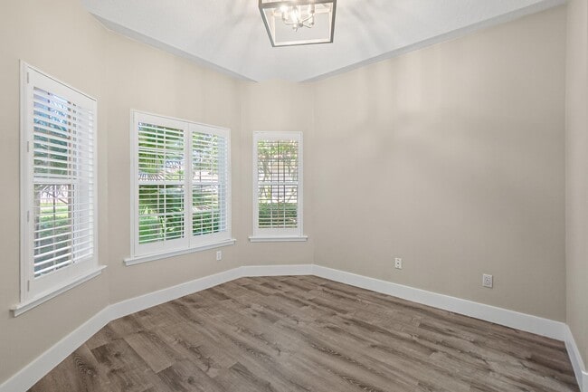 Building Photo - 113 Sea Garden Ct