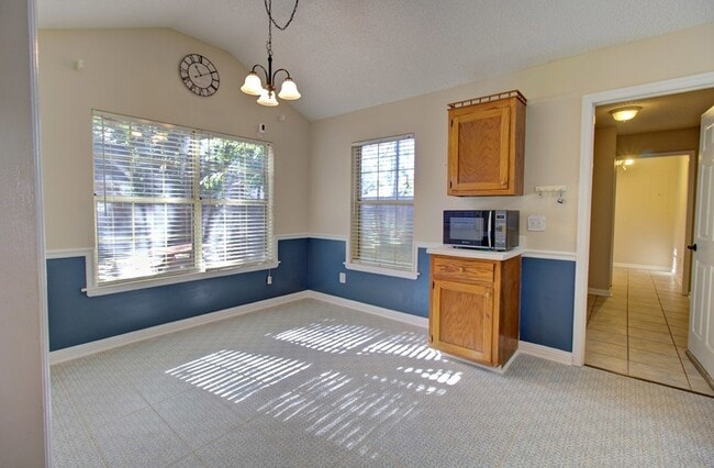 Building Photo - 809 Barrington Dr