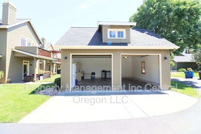 Building Photo - 577 W Jefferson Ave