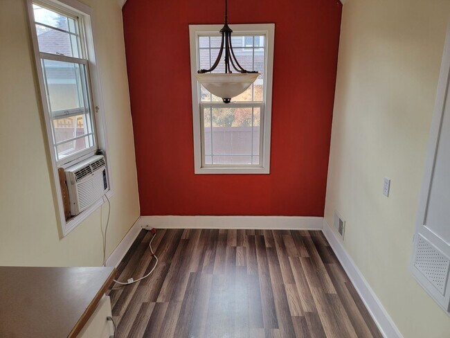 Building Photo - Great 3-Bedroom Home IN The Garland District