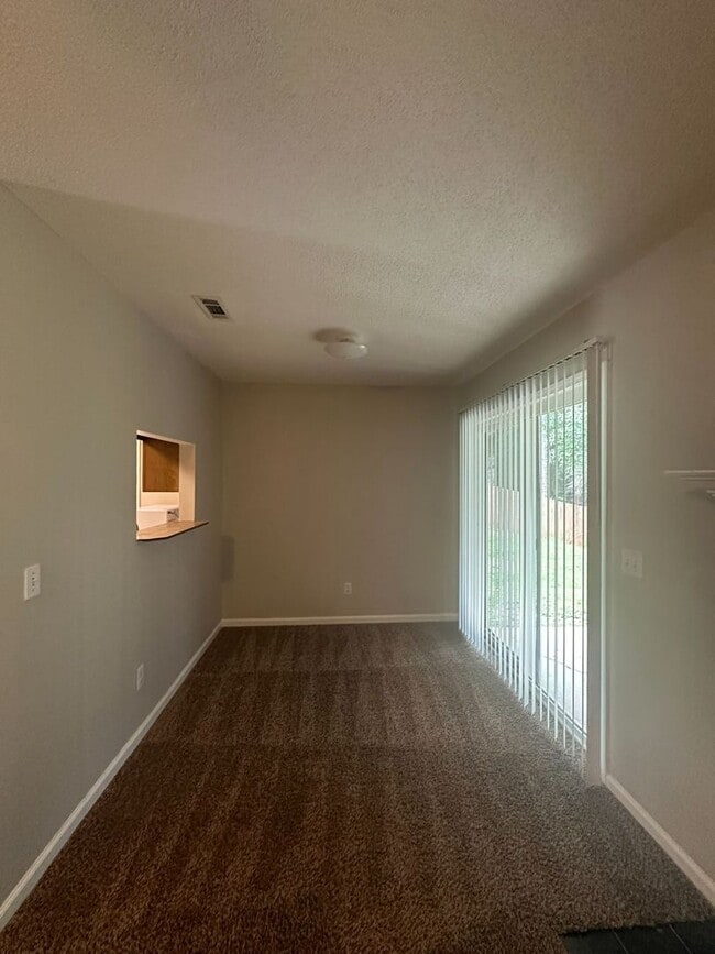 Building Photo - Rolling Acres!! END UNIT...
