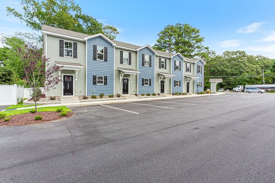 Building Photo - 1652 MacIntosh Drive, Unit 1652