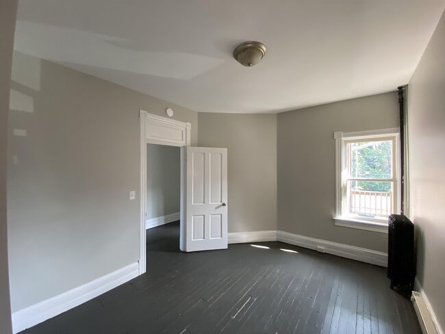 Building Photo - 16 East Ave