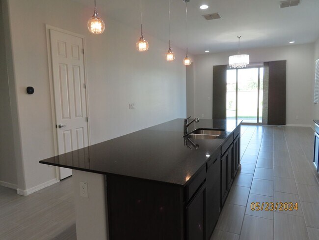 Building Photo - Beautiful 4 Bedroom 3 Bath Home in Gated C...