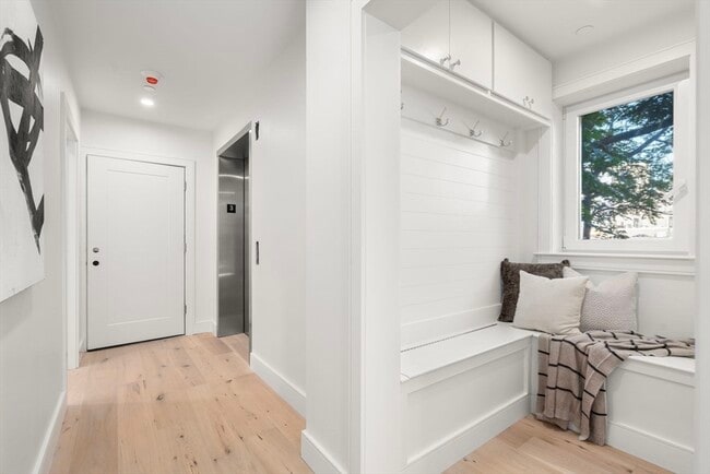 Building Photo - 90 A St