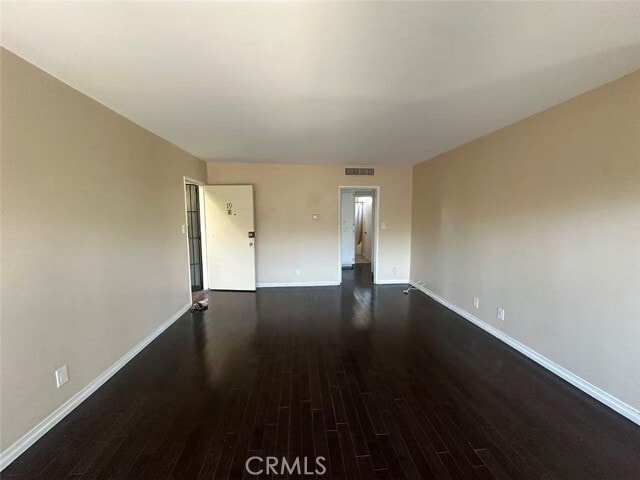 Building Photo - 9070 Huntington Dr