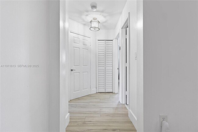 Building Photo - 8218 SW 163rd Pl