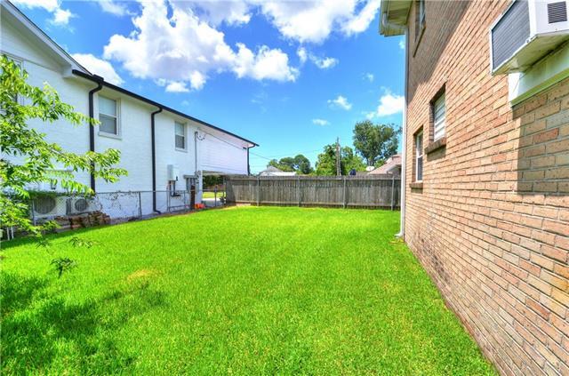 Building Photo - 318 Ridgelake Dr