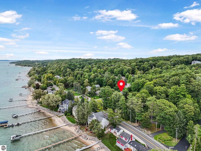 Building Photo - Late Summer Furnished Executive Extended Stay Rental on Old Mission Peninsula