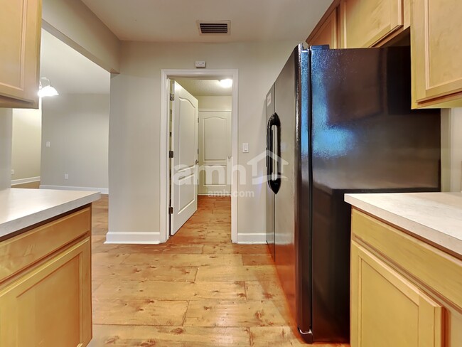 Building Photo - 6651 Chester Park Dr