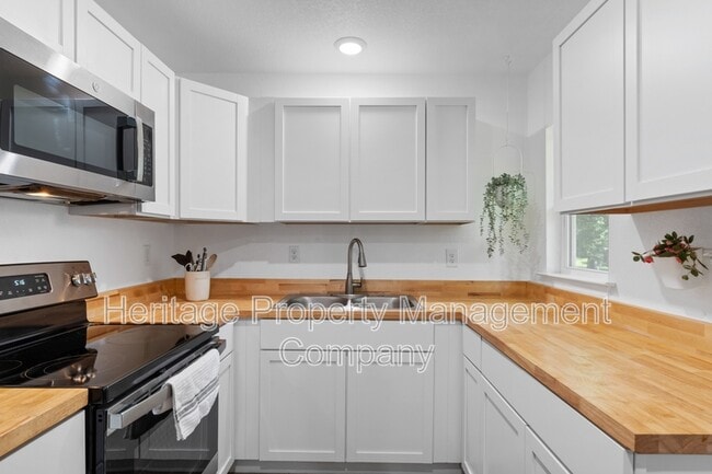 Building Photo - 338 Tomrob Dr