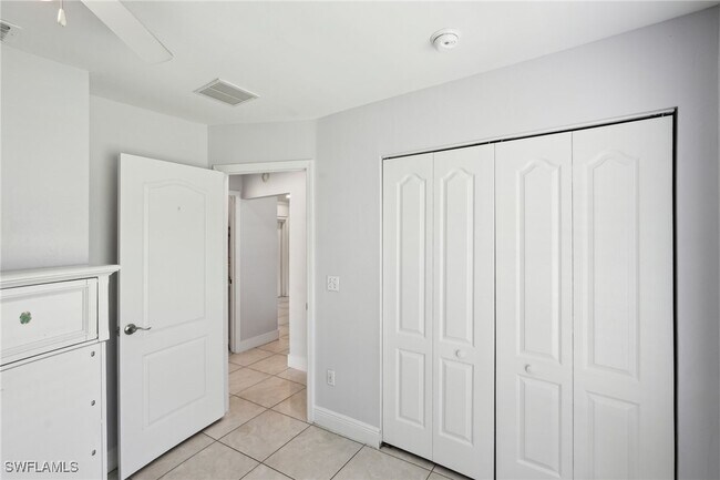 Building Photo - 1570 Golden Gate Blvd W