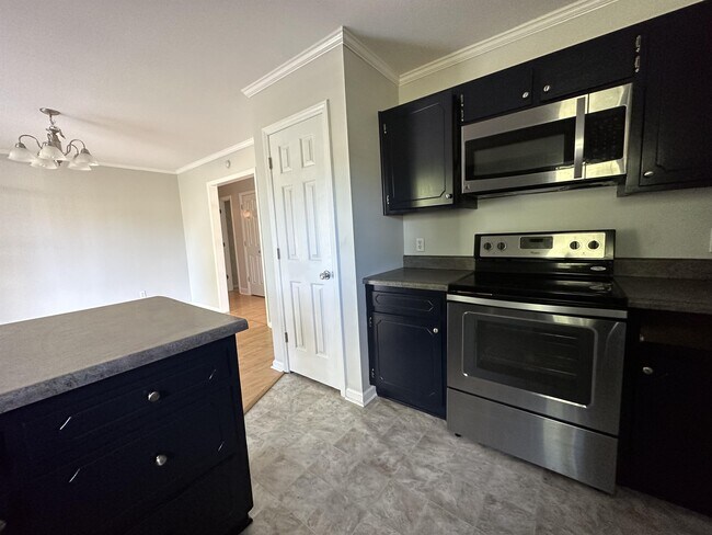Building Photo - 145 Stoney Hill Ln