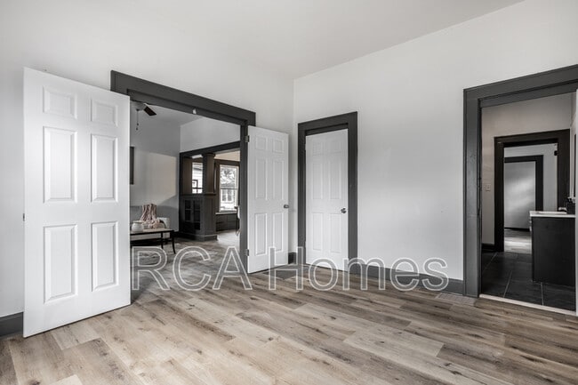 Building Photo - 4612 E New York St