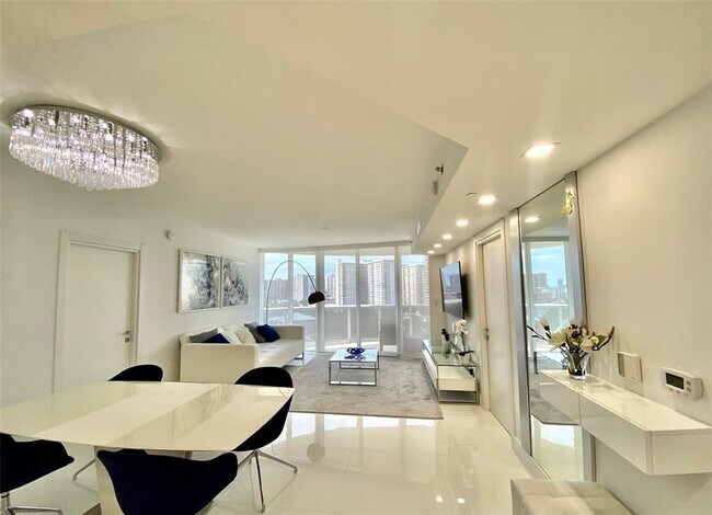 Building Photo - 17201 Collins Ave