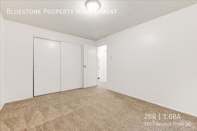 Building Photo - 1607 Savage Rd NE