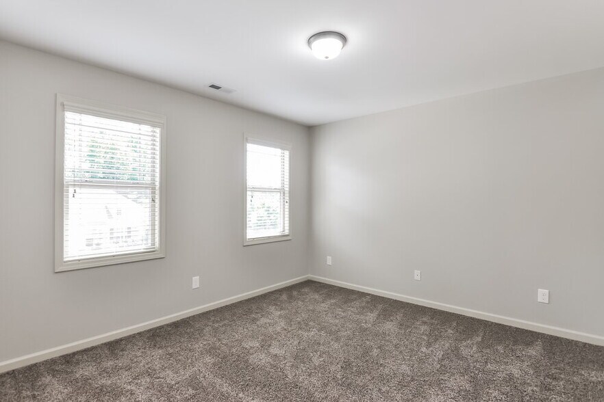 Building Photo - 716 McCarthy Dr