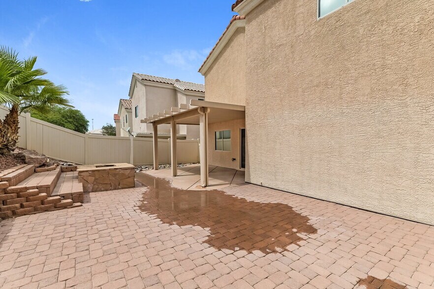 Building Photo - 2429 Belt Buckley Dr