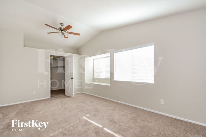 Building Photo - 9556 N Albatross Dr