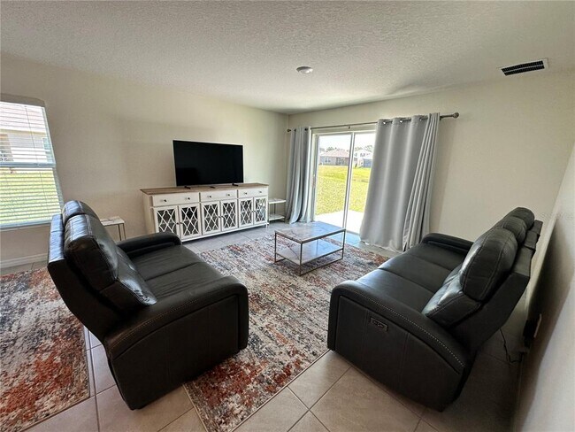 Building Photo - 2907 Rock Sound St