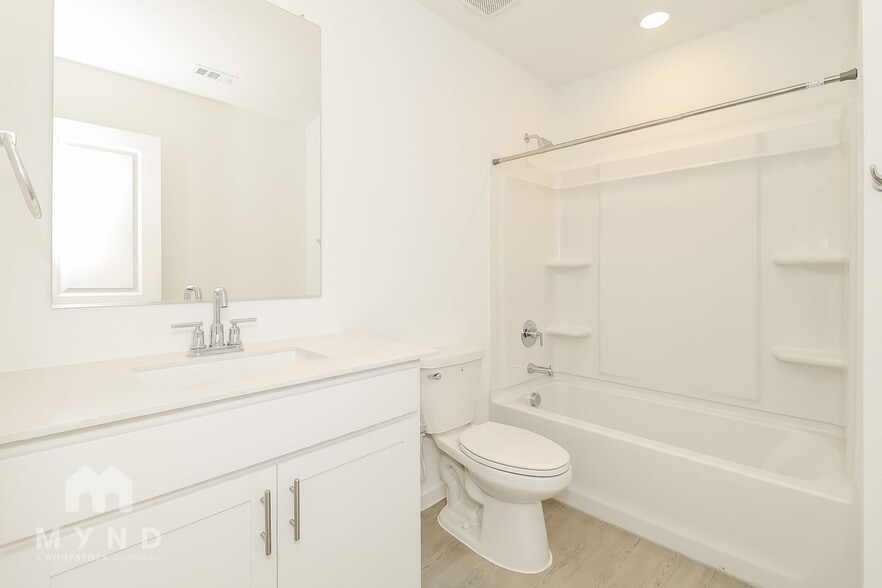 Building Photo - 2752 Ctr Crk Ln