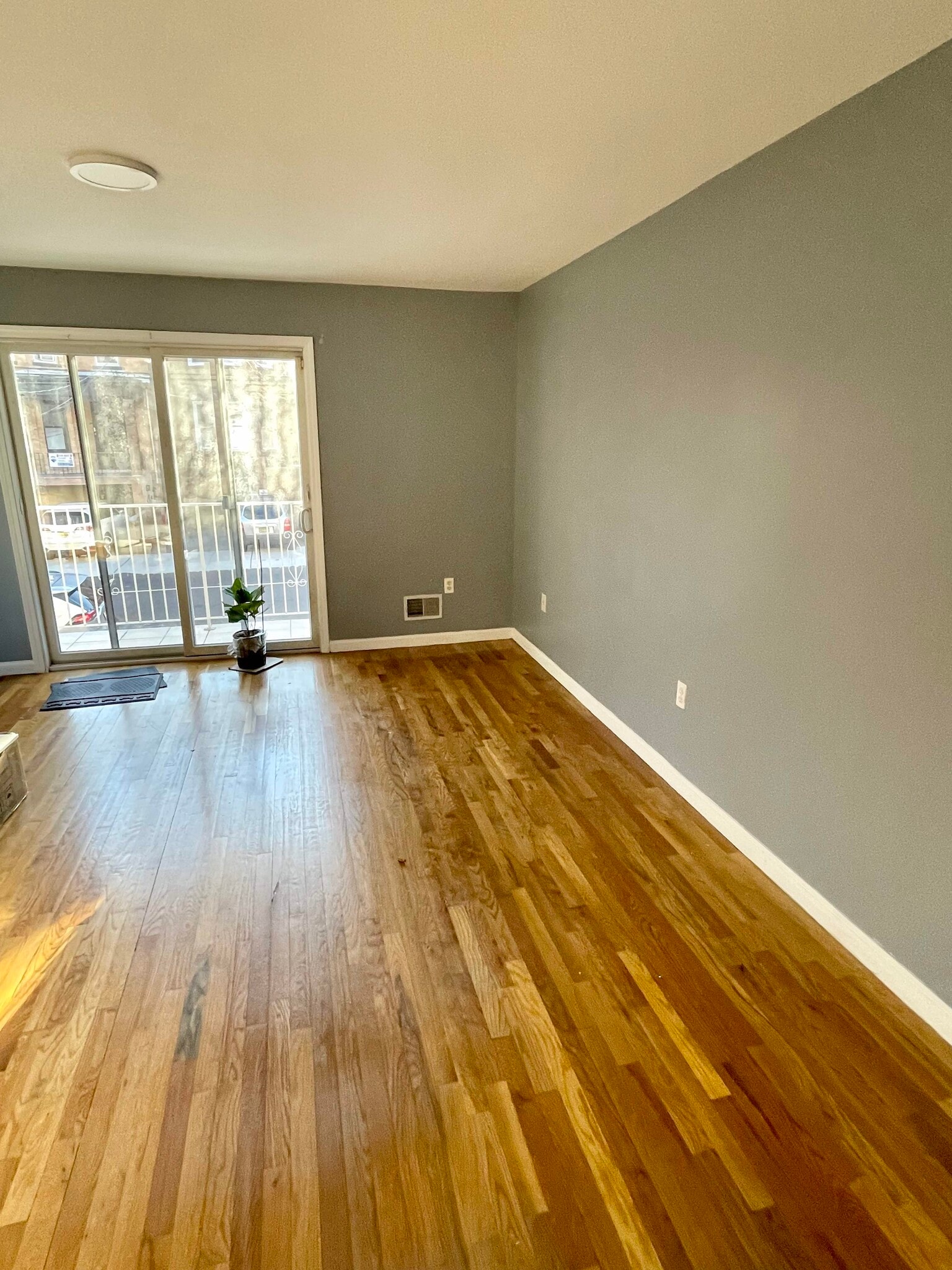 Living with balcony - 216 Angelique St