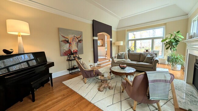 Building Photo - 40 Hull Pl