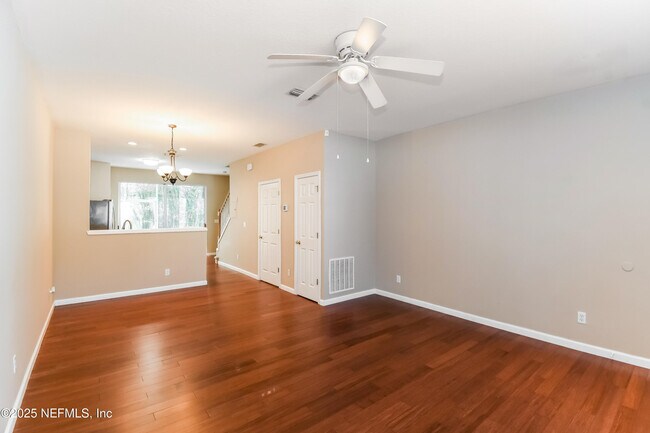 Building Photo - 8424 THORNBUSH Ct