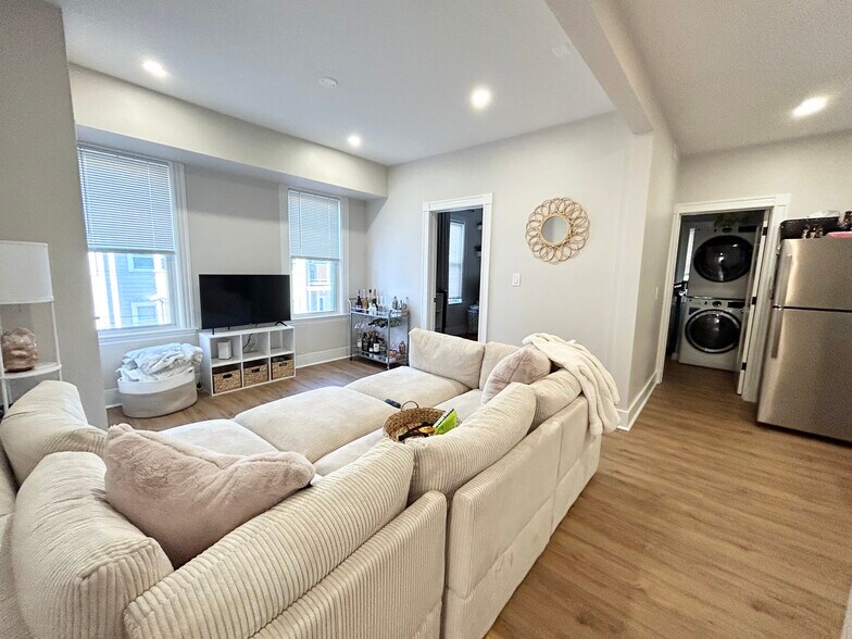 Building Photo - 74 Marine Rd