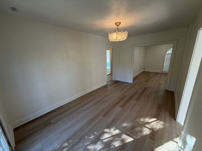 Building Photo - 2 Bedroom | 1 Bathroom | Single family home in Sacramento