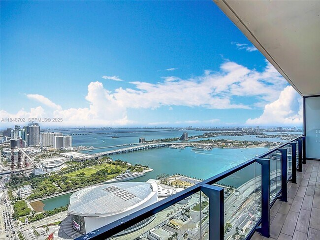 Building Photo - 398 NE 5th St