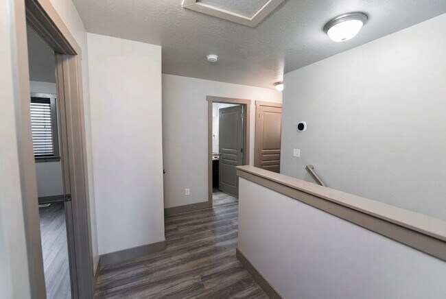 Building Photo - 110 W 930 N