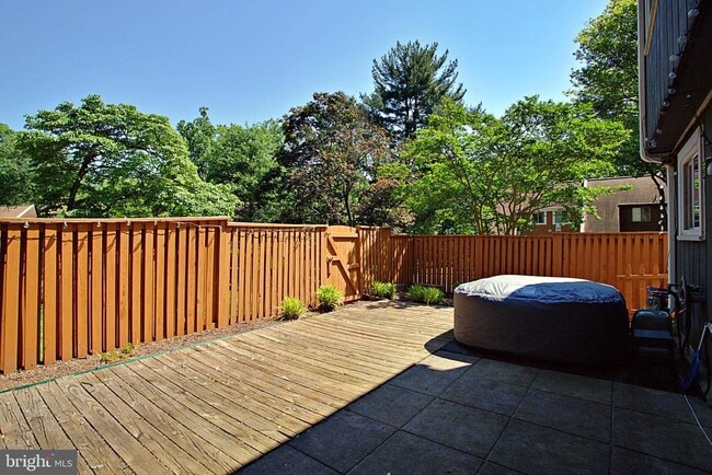 Building Photo - 1450 Greenmont Ct