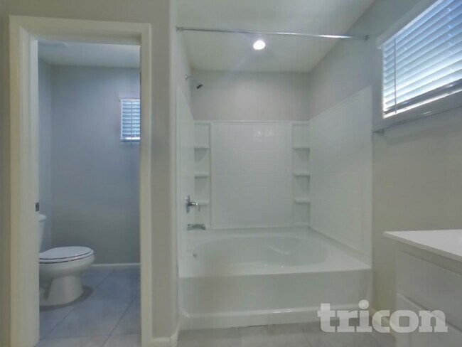 Building Photo - 8632 E Posada Ave