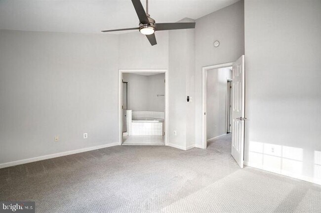 Building Photo - 43805 Sunset Terrace