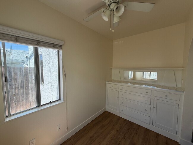 Building Photo - 749 Belmont Ave