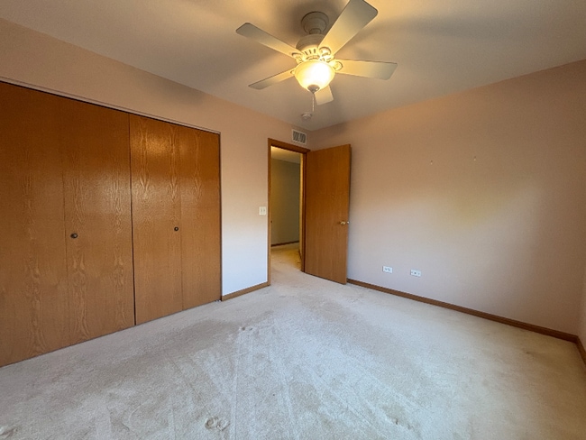 Building Photo - 24118 Walnut Cir