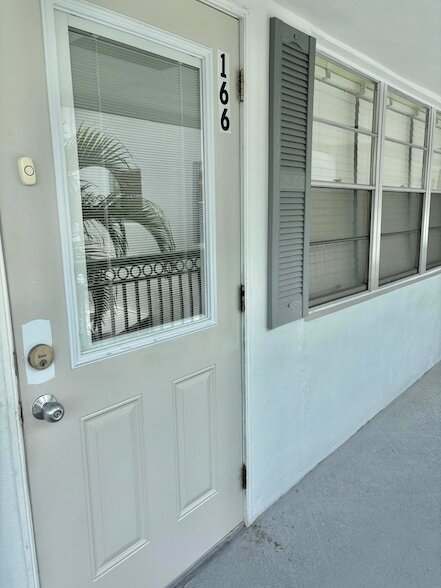 Building Photo - 166 Sheffield G