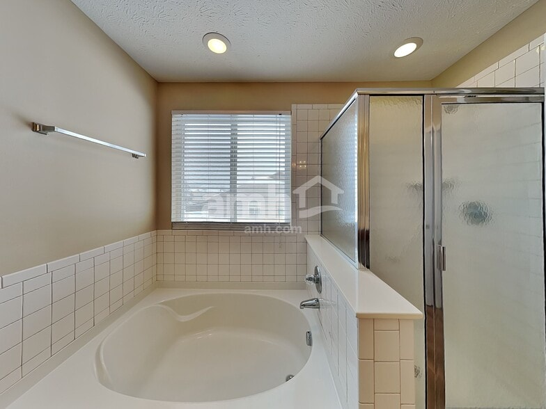 Building Photo - 8067 Lawrence Woods Pl