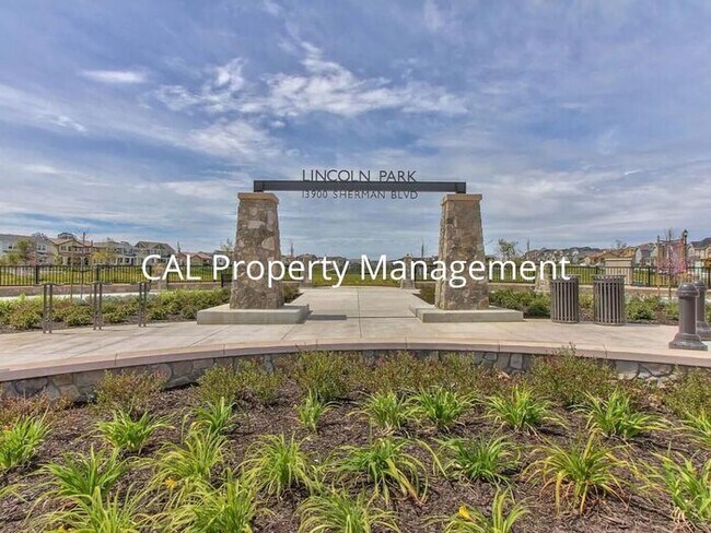 Building Photo - Beautiful 4 bedroom house in East Garrison!