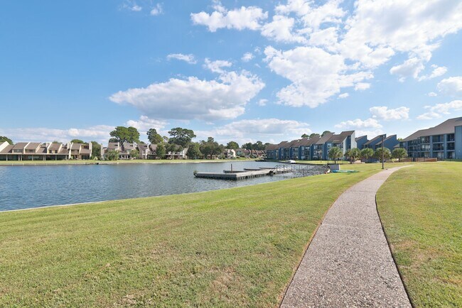 Building Photo - 12600 Melville Dr