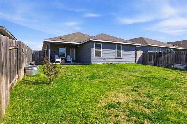 Building Photo - 805 Russet Rock Dr