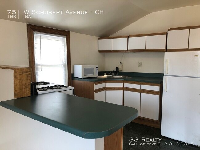 Building Photo - Great 1 Bed Coach House in Heart of LP!