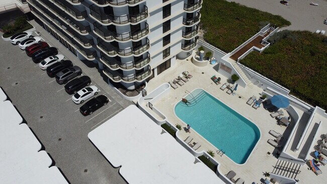 Building Photo - 250 S Ocean Blvd