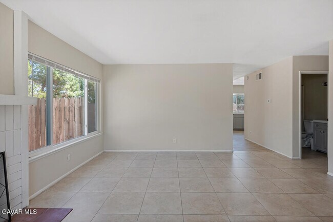 Building Photo - 44556 Fenhold St